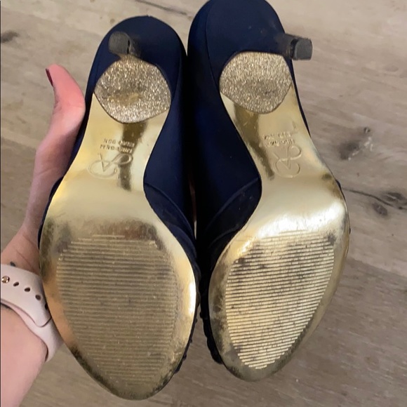 Navy heels - Picture 4 of 4